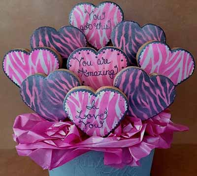 Valentine cookie bouquet: Hearts.