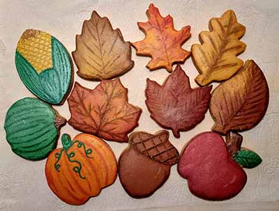 Fall cookies: flowers, pumpkins ,acorns, and apple.