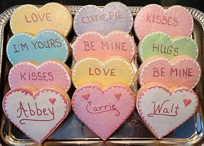 Valentine cookie tray: Hearts with names.