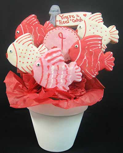 Valentine cookie bouquet: Fish and hook